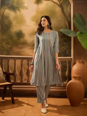 Green Viscose Rayon Round Neck Kurta Set For Women