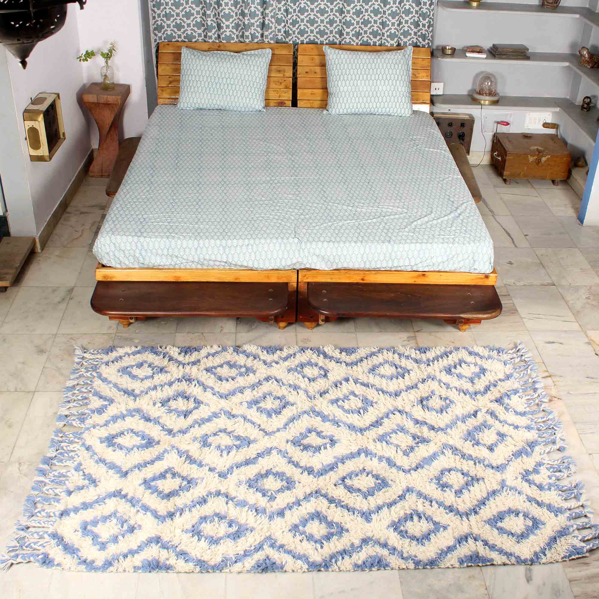 Hand-Woven Patterned 100% Pure Wool Multicolor Rug