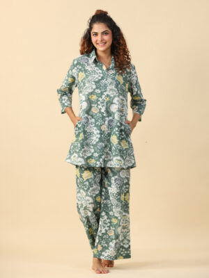 Green Shirt Collar Conversational Pure Cotton Night Suit For Women