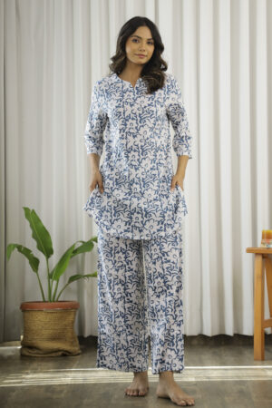 Blue Round Neck Floral Pure Cotton Night Suit For Women