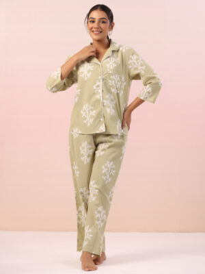 Green Floral Print Collar Neck Cotton Night Suit For Women