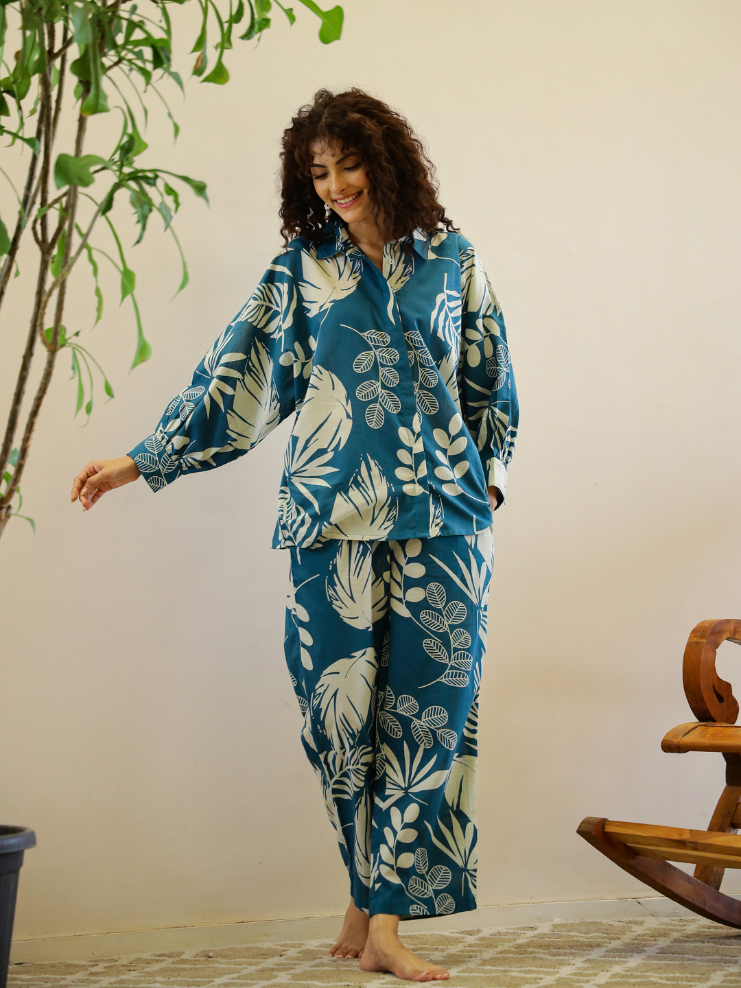 Teal Shirt Collar Solid Pure Cotton Night Suit For Women