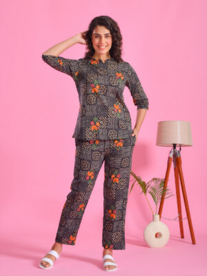 Black Round Neck Floral Print Cotton Night Suit For Women