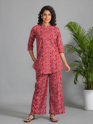 Red Ethnic Motifs Round Neck Pure Cotton Night Suit For Women